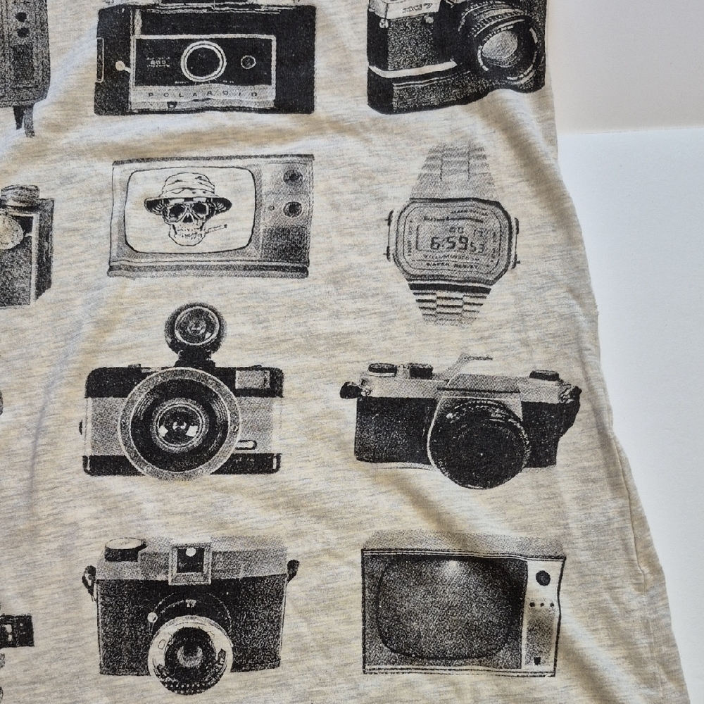 POL Cream Graphic Vintage Cameras Print Tee, Medium, Pre-loved - Picture 8 of 10
